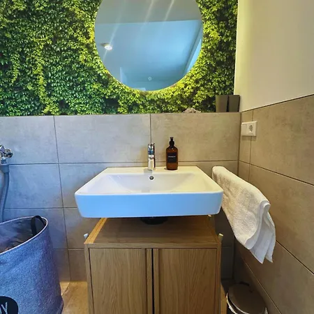 Frankenherz-apartments - Premium Mit Terrasse & Zwei Schlafzimmern, Nahe Playmobil-funpark, Self-check-in Grosshabersdorf
