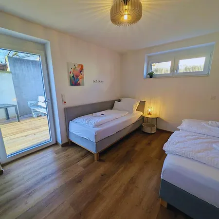 Frankenherz-apartments - Premium Mit Terrasse & Zwei Schlafzimmern, Nahe Playmobil-funpark, Self-check-in Grosshabersdorf