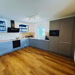 Apartamento Frankenherz-apartments - Premium Mit Terrasse & Zwei Schlafzimmern, Nahe Playmobil-funpark, Self-check-in Grosshabersdorf