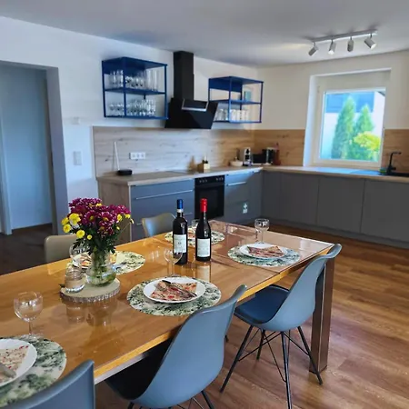 Frankenherz-apartments - Premium Mit Terrasse & Zwei Schlafzimmern, Nahe Playmobil-funpark, Self-check-in Apartment Grosshabersdorf