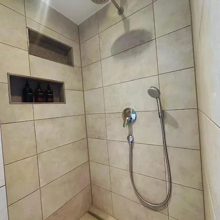 Frankenherz-apartments - Premium Mit Terrasse & Zwei Schlafzimmern, Nahe Playmobil-funpark, Self-check-in Apartment *