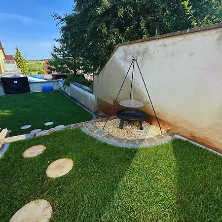Frankenherz-apartments - Premium Mit Terrasse & Zwei Schlafzimmern, Nahe Playmobil-funpark, Self-check-in