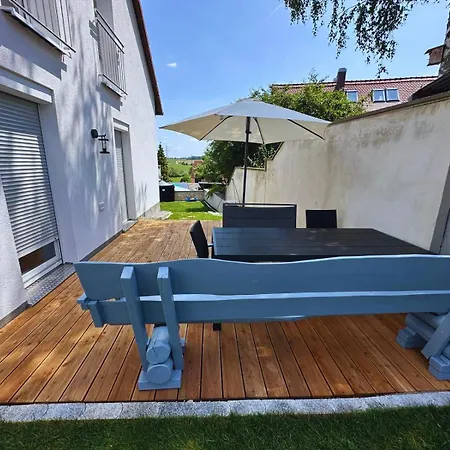 公寓 Frankenherz-apartments - Premium Mit Terrasse & Zwei Schlafzimmern, Nahe Playmobil-funpark, Self-check-in Grosshabersdorf