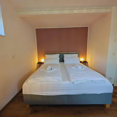 Frankenherz-apartments - Premium Mit Terrasse & Zwei Schlafzimmern, Nahe Playmobil-funpark, Self-check-in