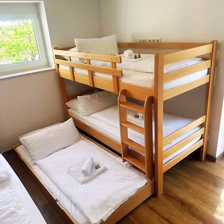 Frankenherz-apartments - Premium Mit Terrasse & Zwei Schlafzimmern, Nahe Playmobil-funpark, Self-check-in