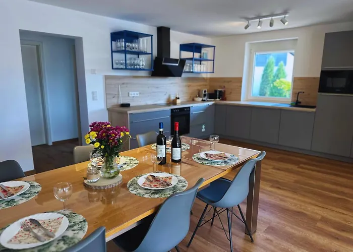 Frankenherz-apartments - Premium Mit Terrasse & Zwei Schlafzimmern, Nahe Playmobil-funpark, Self-check-in Daire Grosshabersdorf