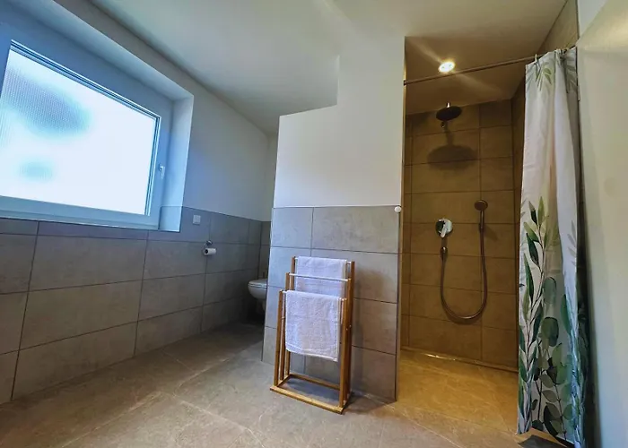 Frankenherz-apartments - Premium Mit Terrasse & Zwei Schlafzimmern, Nahe Playmobil-funpark, Self-check-in * Grosshabersdorf